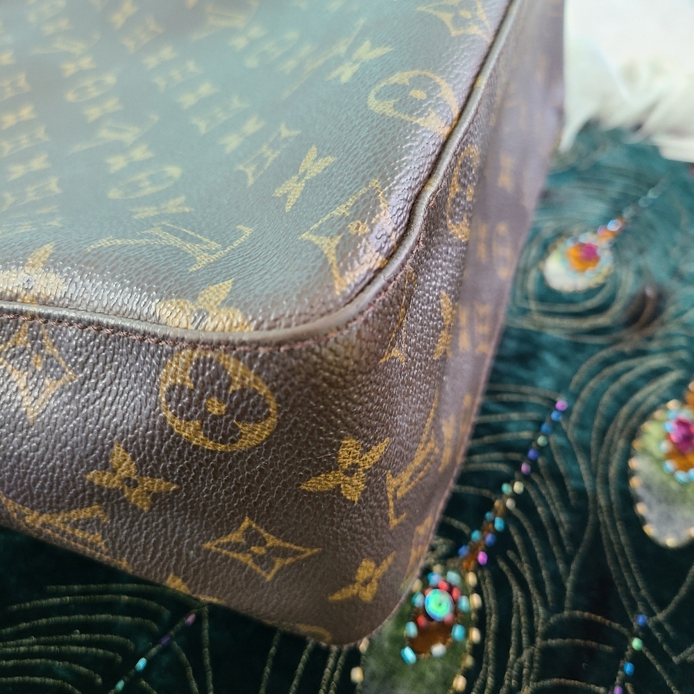 Louis Vuitton GM Looping Bag - Picture 12 of 16